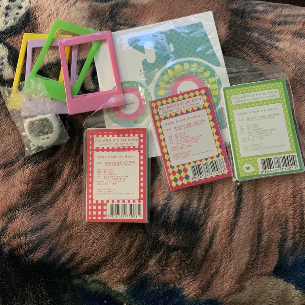 Polaroid accessories